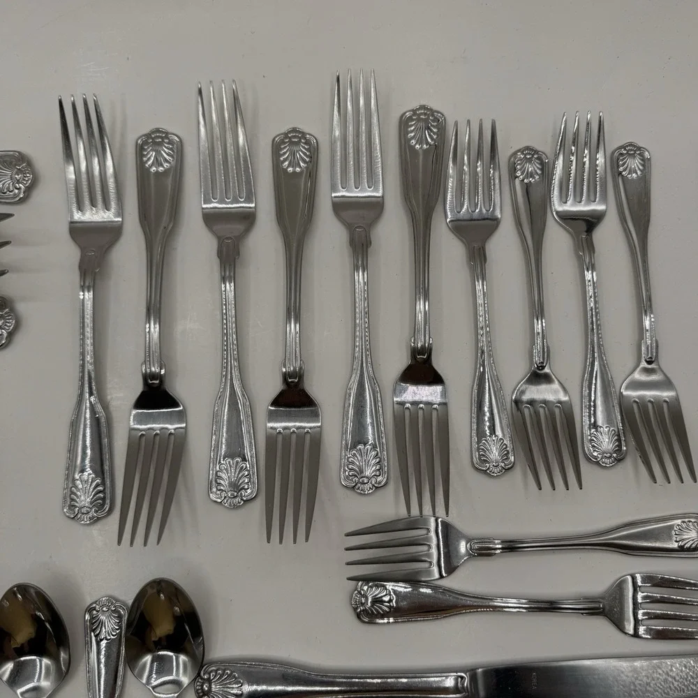 Wallace Country Shell 33 Piece Set 18/8 Stainless Fork Spoon Knife Hostess
